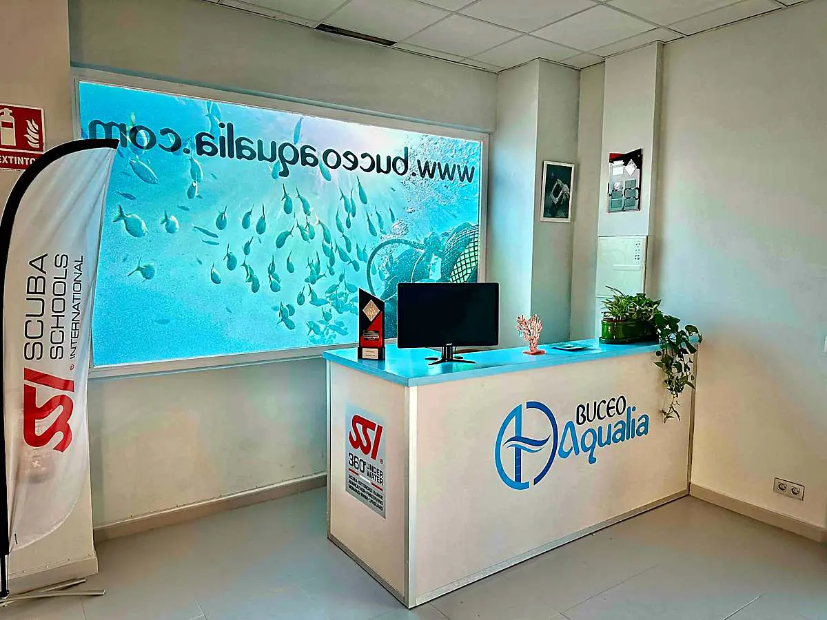 Recepción del centro de buceo Aqualia